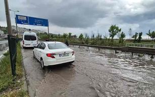 Zonguldak-İstanbul kara yolu su ile doldu...