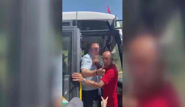 Elindeki bıçakla saldırdı… 2 kişi yaralandı…