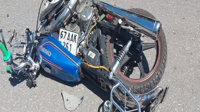 Motosiklet hurdaya döndü..1 yaralı...