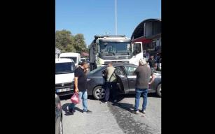 Zincirleme kaza…Araçlar birbirlerine girdi…