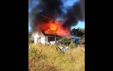 Alevler bir evi yok etti! İtfaiye ekipleri seferber oldu
