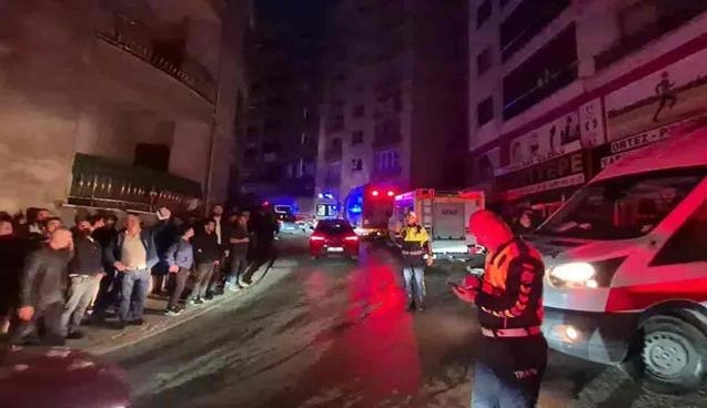 Kadırga’da yıkılan bina can aldı…