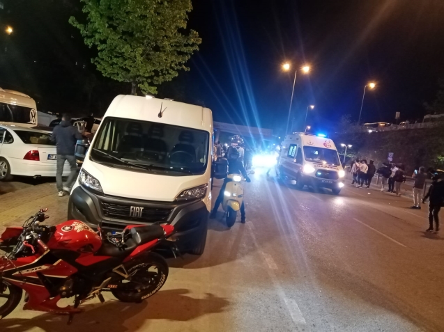 2 motosiklet çarpıştı...2 kişi yaralandı...
