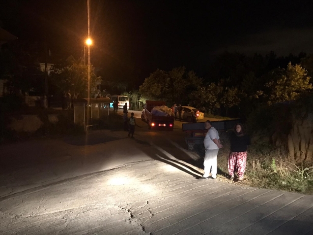 Vatandaşlar yolu kesti...