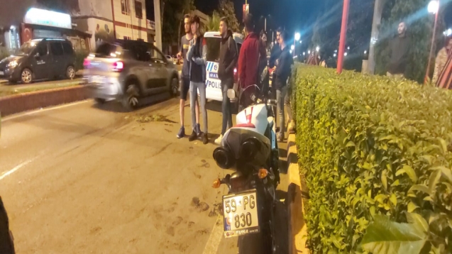Motosiklet devrildi...1 yaralı...