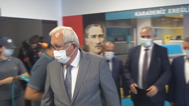 POSBIYIK AÇILIŞTA SALONU TERK ETTİ...