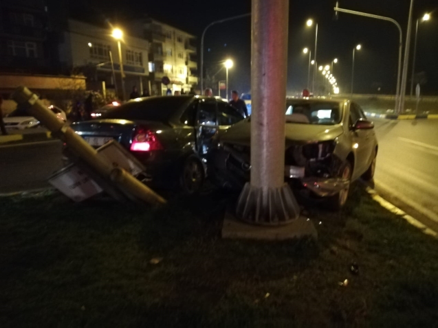 Otomobiller çarpıştı…