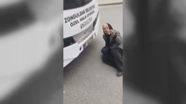 OTOBÜS SÜRÜCÜSÜNE SALDIRDI..