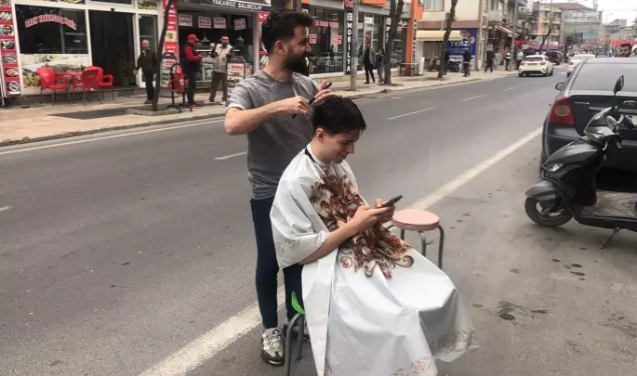 Depreme rağmen yarım kalan işini tamamladı...