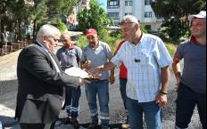 İşçilere tatlı ve meşrubat ikramında bulunuldu