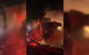 TIR yanarak kullanılamaz hale geldi…