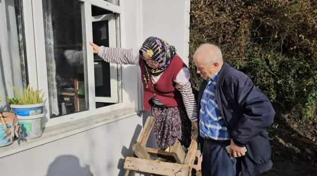 Evimize giremiyoruz... Yardım bekliyoruz...