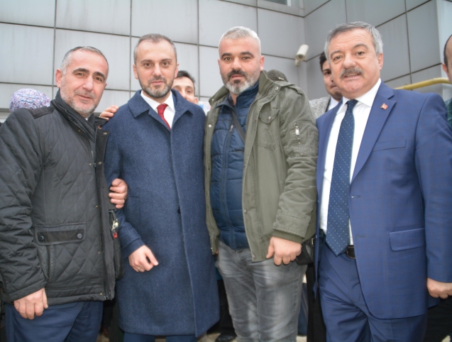 Ak Parti adaylarını tanıttı…