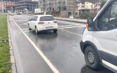 Kamyonet otomobile arkadan çarptı…