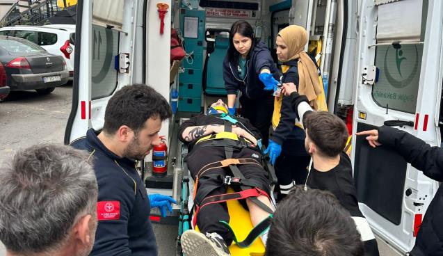 Bir motor kazası daha… Otomobille çarpıştı…