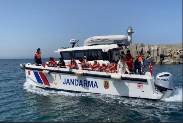 Jandarma'dan çocuklara 23 Nisan etkinliği...