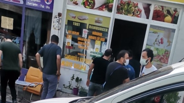 Tartışma kısa sürede kavgaya döndü.