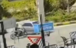 Motosiklet ve otomobil kazası kamerada…