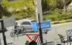 Motosiklet ve otomobil kazası kamerada…