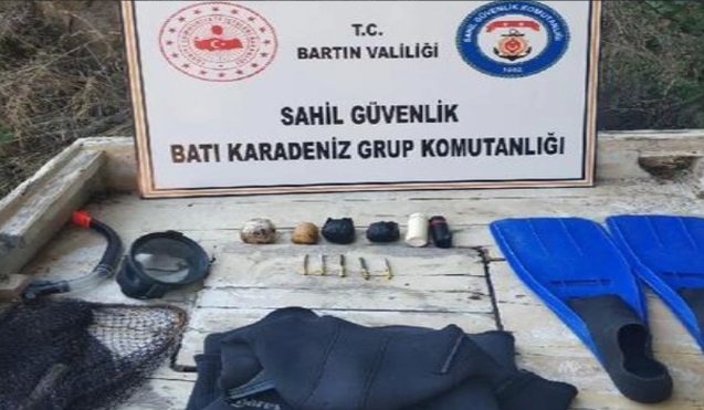 Denizde dinamitle balık avlayan 2 kişi, suçüstü yakalandı