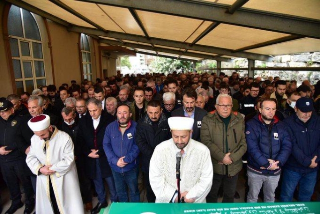 Tamer Özer, son yolculuğuna uğurlandı.