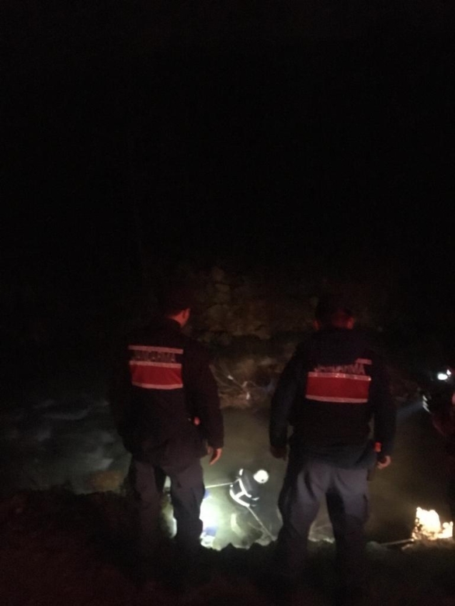 Jandarma gördü, itfaiye kurtardı…