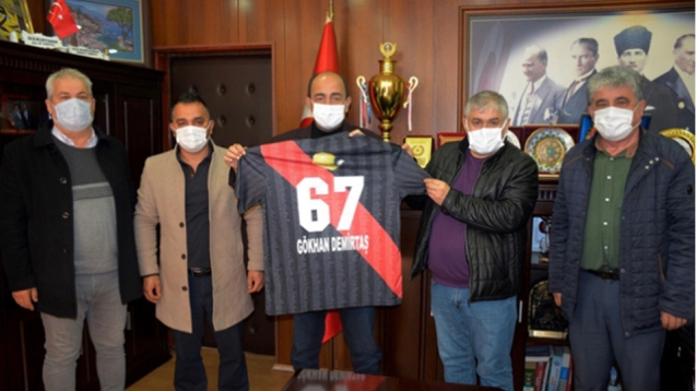 Başkan Demirtaş'a Şehit Madenci Forması Hediye Edildi...