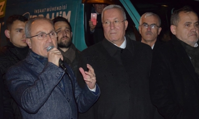 Sezer "Çamur atmaya çalışanlar namussuzdur"