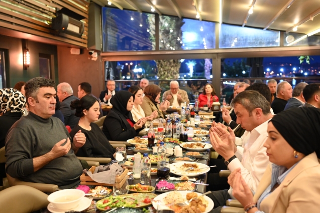 Meclis üyeleri ile iftar yemeğinde buluştu...