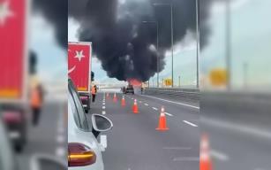 Yolcu otobüsü alev aldı... 33 kişi tahliye edildi...