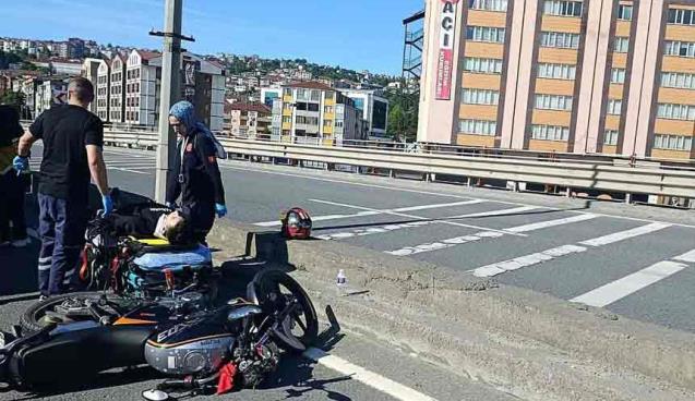Motosikleti devirdi… 50 metre sürüklendi…