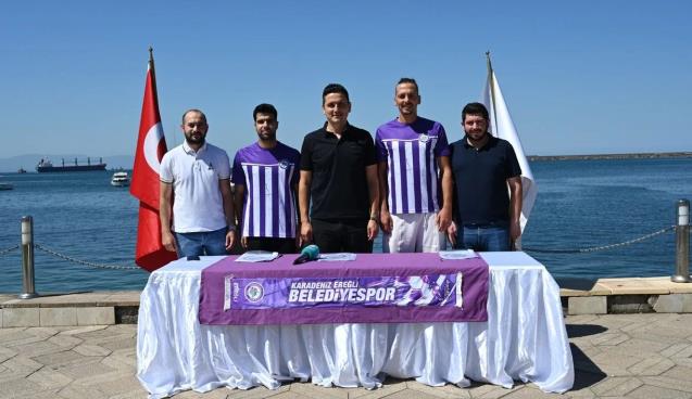 Belediyespor'da imza töreni düzenlendi...