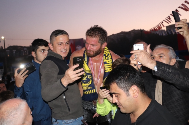 Balaban, başpehlivan oldu...