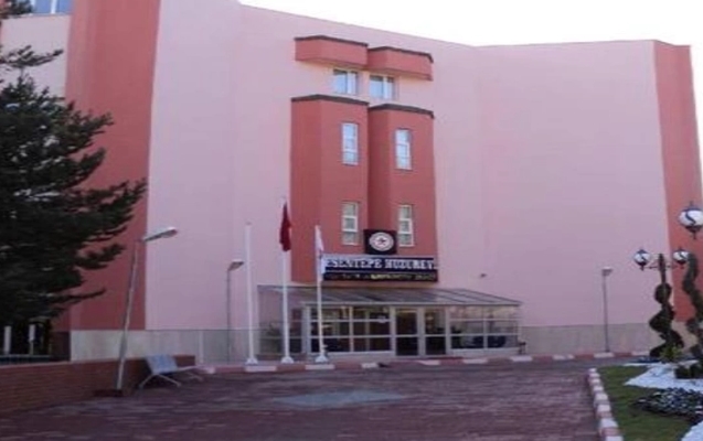Zehirlenip hastaneye yattı... böbrek yetmezliğinden öldü