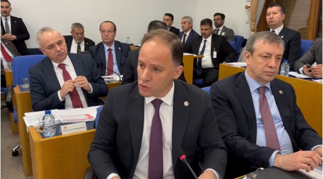 "Özelleştirmediği bir tek ampulü kaldı..."