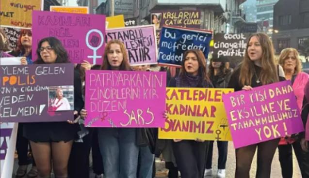 Kadınlara yönelik ş*ddet ve c*nayetler protesto edildi...