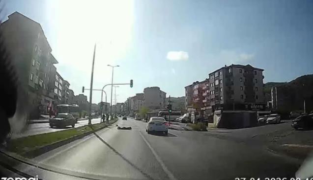 Feci kaza… Sürüklenerek karşı şeride fırladı…