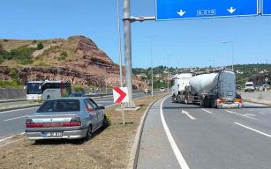 Otomobili sürükledi… Refüje çıktı…