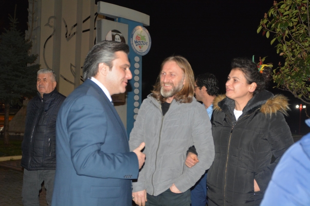 Ecevit’in kemiklerini sızlattılar…