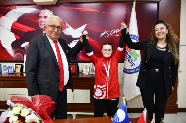BAŞKAN POSBIYIK, DÜNYA 3.SÜ ZEYNEP’İ AĞIRLADI