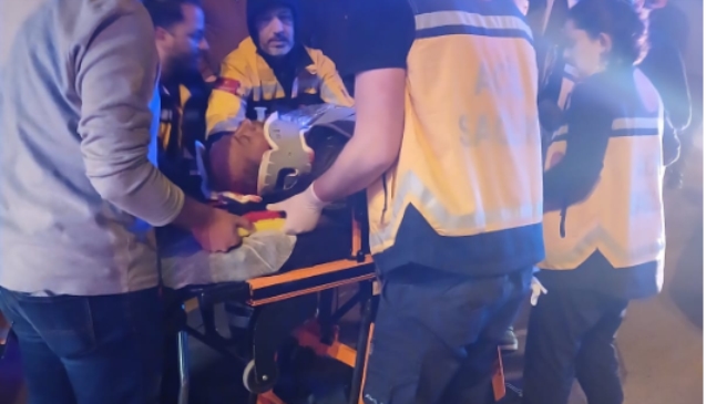 Ambulans çarpmıştı... Yayadan çıkanlara bakın...