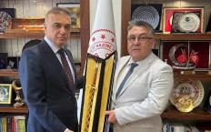 Özölçer'den Hatipoğlu'na makamında ziyaret...