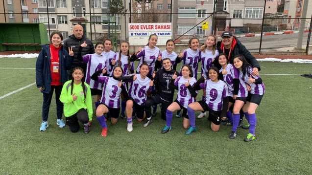 EREĞLİ BELEDİYESPOR’UN YILDIZ KIZLARI GRUP ŞAMPİYONU..