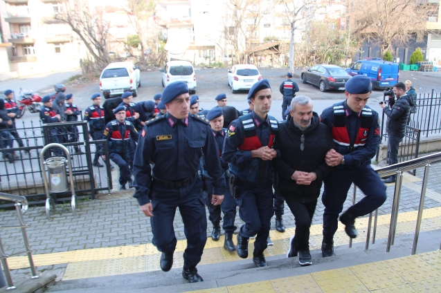 Zehir tacirleri adliyeye sevk edildi