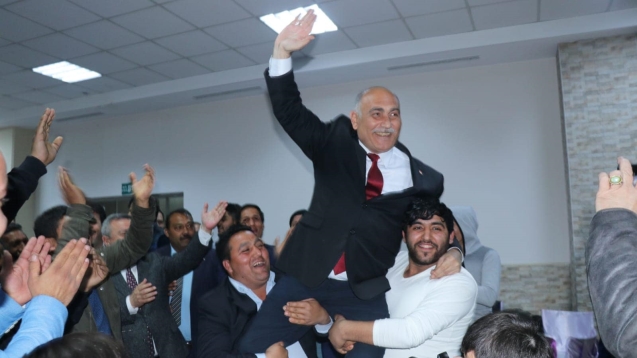 Oynadı, sohbet etti…