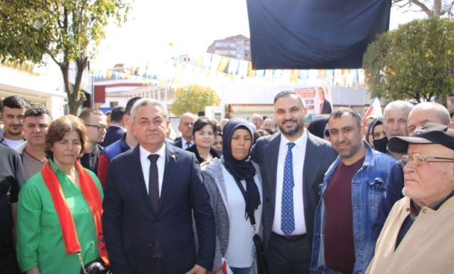 Sevdamız olmasa düşer miydik hiç yollara?
