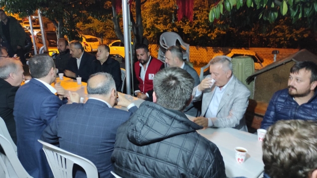 Ak Parti'den şehit ailesine ziyaret...
