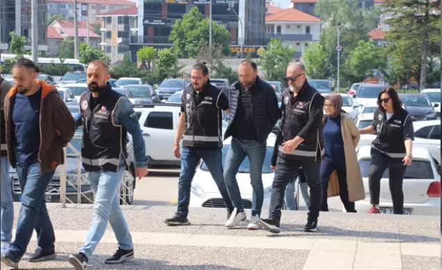 Döner zincirine FETÖ operasyonunda 6 şüpheli adliyede...