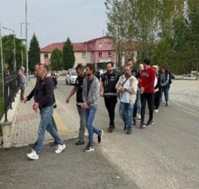 Dolandırıcı 5 şüpheli tutuklandı !