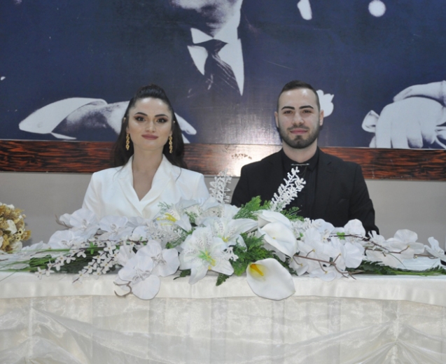Melisa ve Ahmet Demir çifti bir ömür mutluluğa EVET dedi.